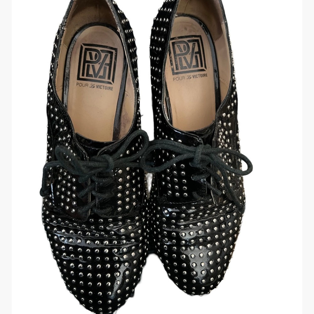 Pour La Victoire Radley Black Patent Studded Oxford Shoes size 6 M!